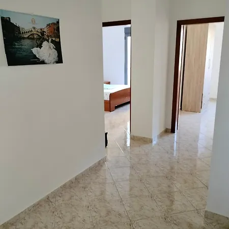 Apartamento Taurasi Red