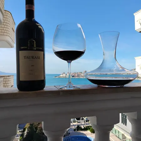 Apartment Taurasi Red Sarande