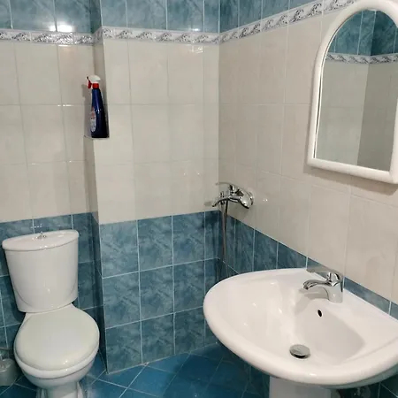 Taurasi Red Apartment *