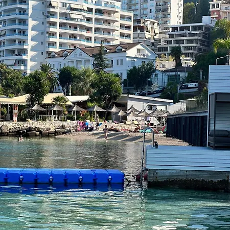 Taurasi Red Apartment Sarandë