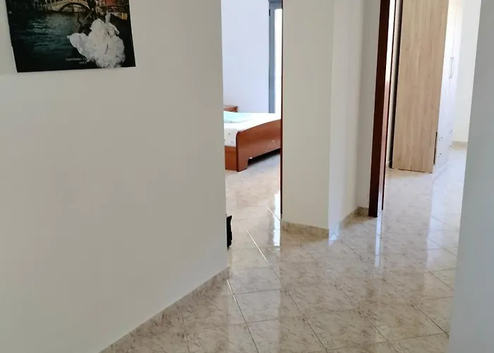 Apartment Taurasi Red